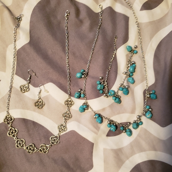 Costume jewelry sets - Picture 1 of 5